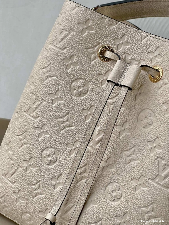 Official oldcobbler LOUIS NÉONOÉ VUITTON MM 0729